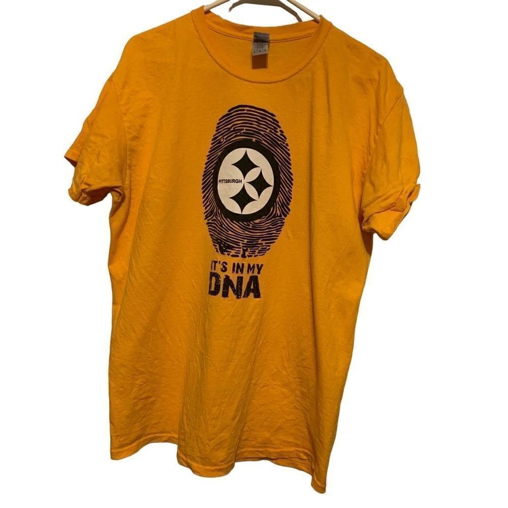 Pittsburgh Steelers It’s On My DNA Size Large T-Shirt
